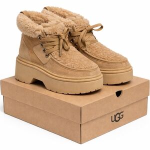 UGG Platform Sherpa Lace Up Boots Size 6 Women NWOT